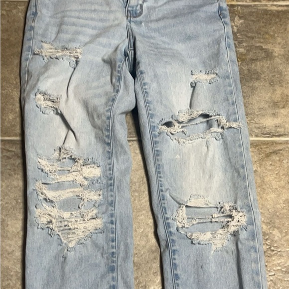 American Eagle ripped boyfriend jeans. - Picture 2 of 4